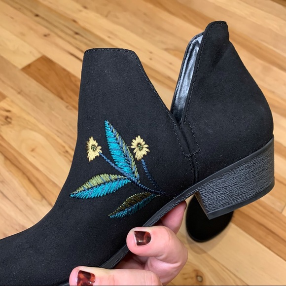 INDIGO RD. Booties Boho Suede Floral Embroidered 7 - Picture 8 of 15